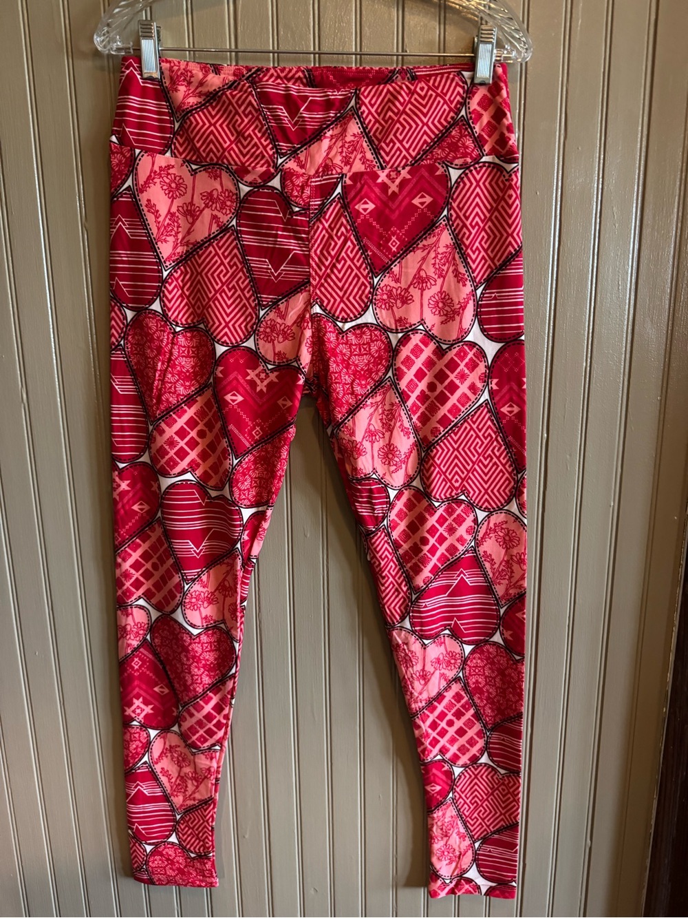 New LuLaRoe Red and Pink Heart Print Leggings valentines tall curvy